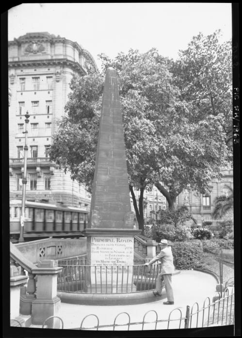 The obelisk, Macquarie Place [Sydney] [picture] / [Frank Hurley]