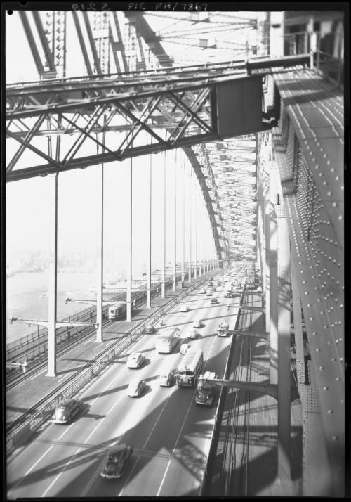 Harbour Bridge with traffic [Sydney] [picture] / [Frank Hurley]