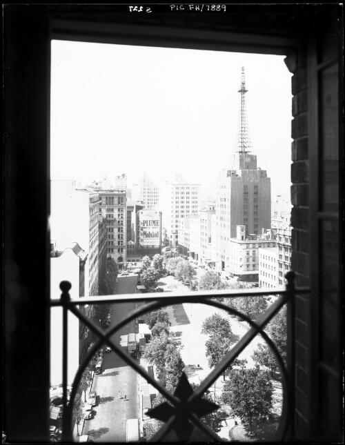 Wynyard Square from Martor[?] Hall [Sydney, 1] [picture] / [Frank Hurley]