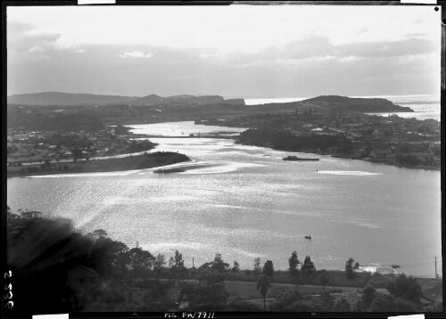 View over Collaroy and Narrabeen from Collaroy Plateau [Sydney, 1] [picture] / [Frank Hurley]