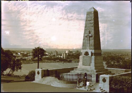 National War Memorial, Kings Park [Perth, Western Australia] [picture] / [Frank Hurley]