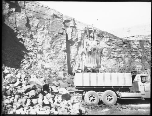 Blair Athol, coal [Queensland] [picture] / [Frank Hurley]