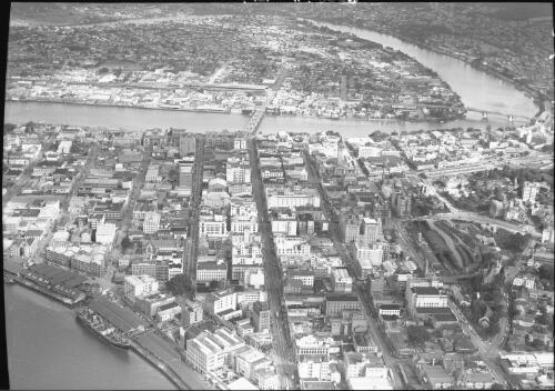 Aerial, Brisbane [Queensland, 1] [picture] / [Frank Hurley]