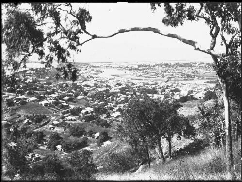 Townsville, [Queensland], January 1927 [picture] / [Frank Hurley]