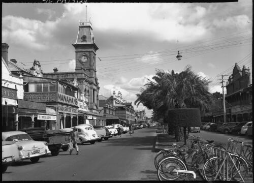 Palmerin Street, Warwick, Queensland [picture] / [Frank Hurley]