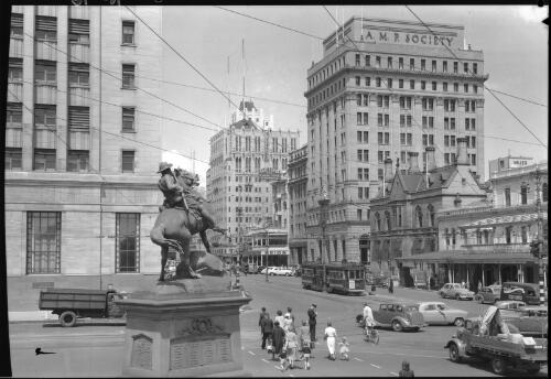 [Intersection of King William Street and North Terrace, Adelaide, South Australia] [picture] / [Frank Hurley]