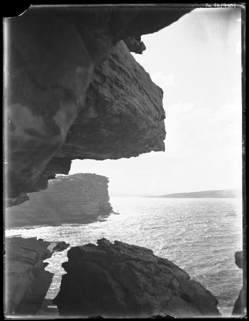 The Gap headland, South Head, New South Wales [picture] / Frank Hurley