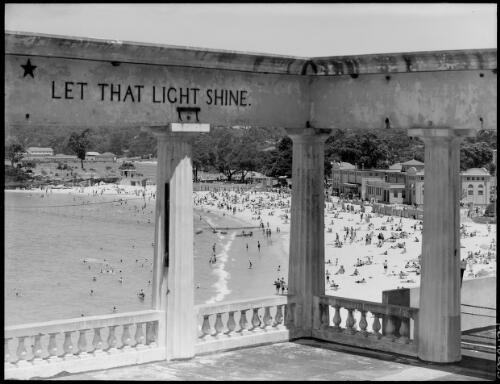 [Corner of ampitheatre with inscription 'Let That Light Shine', erected in 1924, by the Order of the Star in the East, at Balmoral, Sydney Harbour, New South Wales] [picture] / [Frank Hurley]