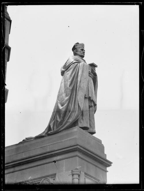 Statue of Archbishop Michael Kelly, New South Wales, 1 March 1933 [picture]