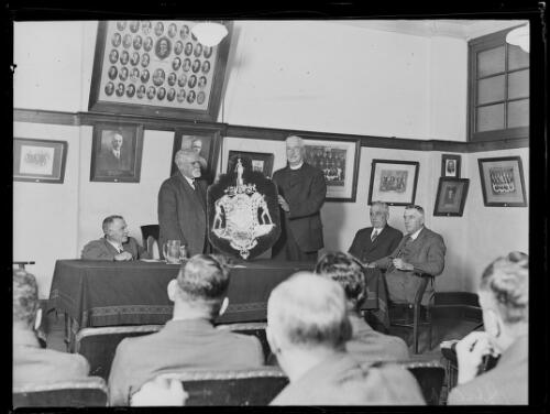 Sheffield Shield being handed over to New South Wales, 4 May 1932 [picture] / Freeman
