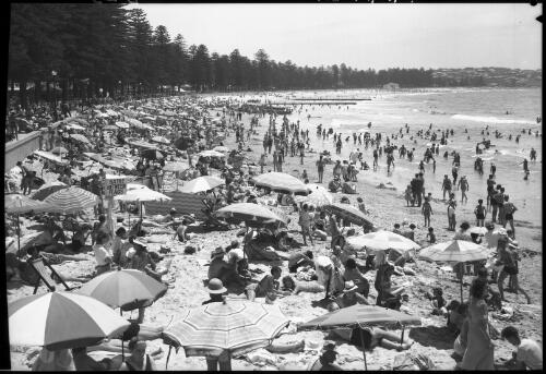 [Manly Beach,  New South Wales] [picture] / [Frank Hurley]