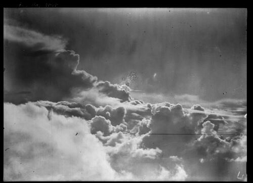 [Clouds, 54] [picture] / [Frank Hurley]