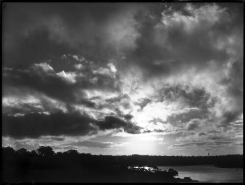 [Clouds, 67] [picture] / [Frank Hurley]