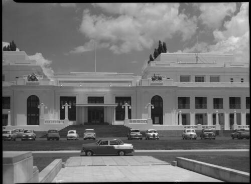 [Panorama of Old Parliament House, Canberra, 2 [picture] / [Frank Hurley]