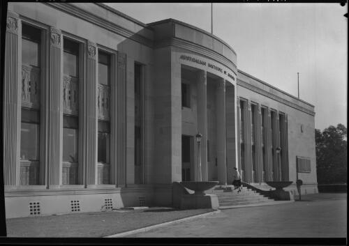 [Institute of Anatomy, Canberra, 2] [picture] / [Frank Hurley]