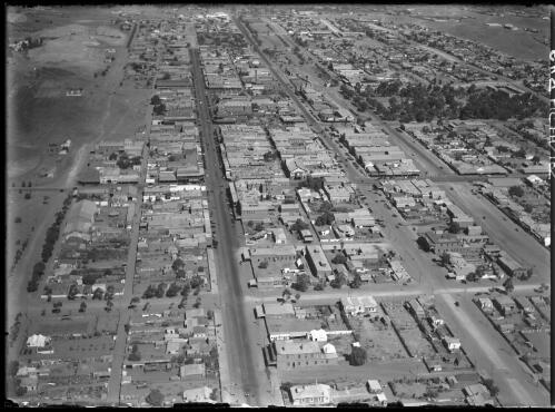 Aerial view B.H. looking down Argent St. [picture] : [Broken Hill, New South Wales] / [Frank Hurley]