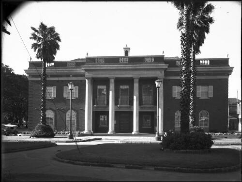 [Manly Municipal Council Chambers, 1940s] [picture] : [Sydney, New South Wales] / [Frank Hurley]