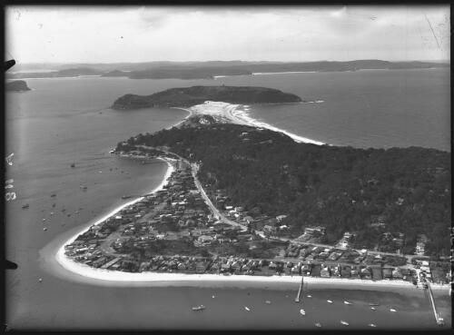 Palm Beach good general [looking north from Pittwater side] [picture] : [Sydney, New South Wales, Aerial] / [Frank Hurley]