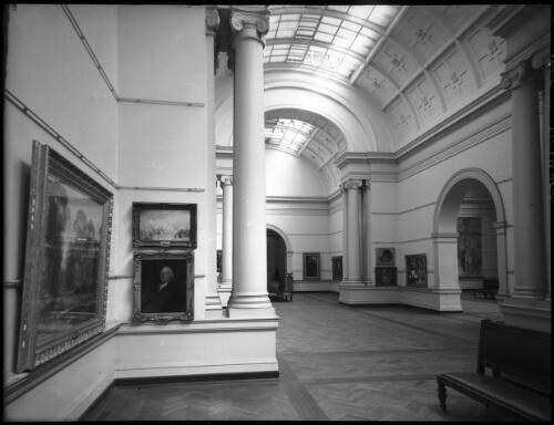 Interior of Art Gallery [Art Gallery of New South Wales] [picture] : [Sydney, New South Wales] / [Frank Hurley]