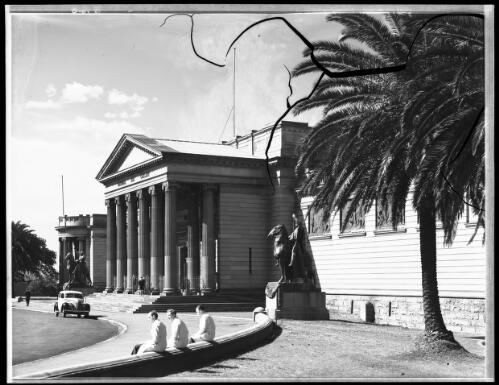 Exterior view of Art Gallery of New South Wales [picture] / [Frank Hurley]