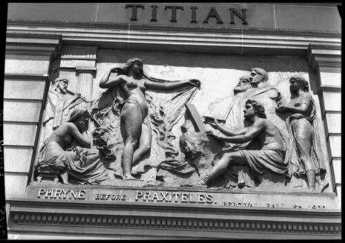 Phryne before Praxiteles, plaque on National Gallery [picture] : [Sydney, New South Wales] / [Frank Hurley]