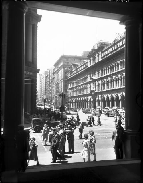 Martin Place [4] [picture] : [Sydney, New South Wales] / [Frank Hurley]