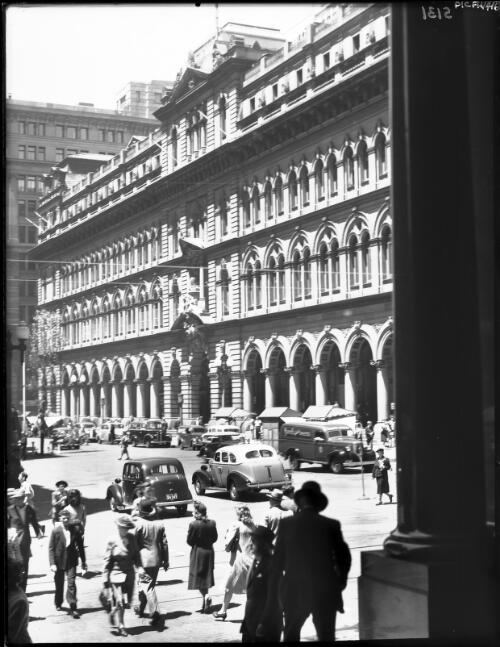 Martin Place [3] [picture] : [Sydney, New South Wales] / [Frank Hurley]