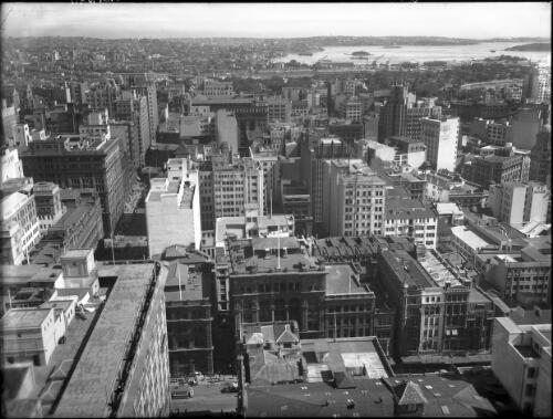 Sydney looking e[ast] from AWA Tower [picture] : [Sydney, New South Wales] / [Frank Hurley]