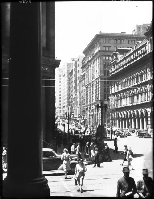 Martin Place [1] [picture] : [Sydney, New South Wales] / [Frank Hurley]