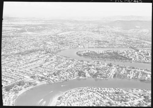 [Aerial view of Brisbane, Brisbane, Queensland, 1] [picture] / [Frank Hurley]