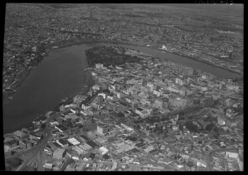[Aerial view of Brisbane] [picture] : [Brisbane, Queensland, 2] / [Frank Hurley]