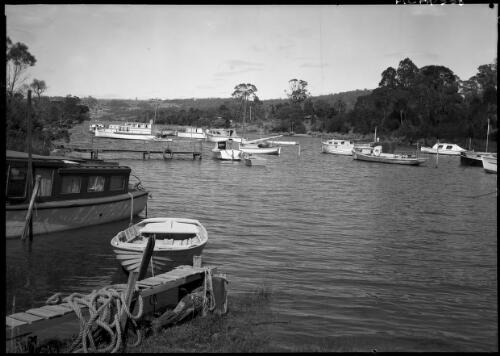 Stomp Creek Tamar R.[river] [picture] : [Launceston, Tasmania] / [Frank Hurley]