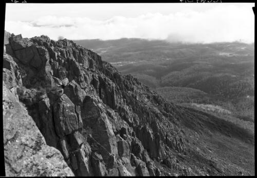 Mount Barrow [picture] : [Launceston, Tasmania] / [Frank Hurley]