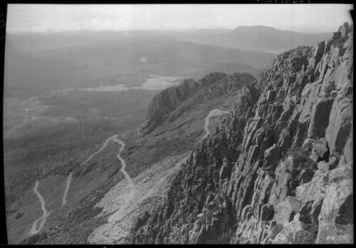 Mt. Bower Dup [duplicate]. [picture] : [Launceston, Tasmania] / [Frank Hurley]