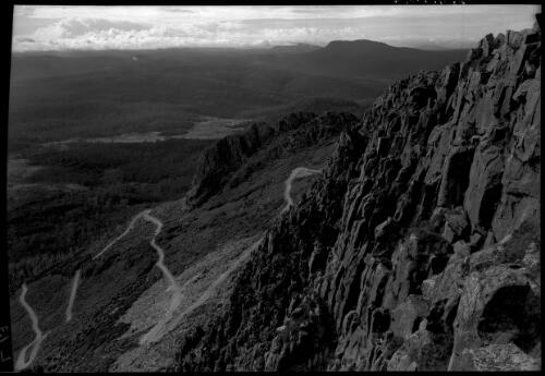 Mt. Bower [picture] : [Launceston, Tasmania] / [Frank Hurley]