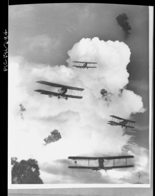 [Four aeroplanes] [picture] / [Frank Hurley]