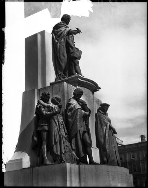 Shakespeare Memorial Group [monument outside Mitchell Library] [picture] : [Sydney, New South Wales] / [Frank Hurley]