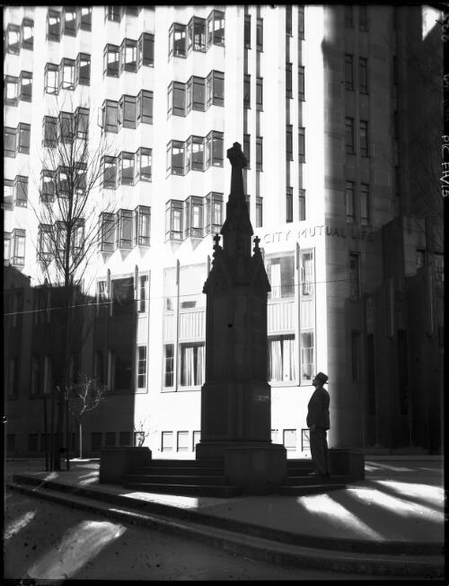 Site of first church service (in Aust), Bligh & Hunter Sts [picture] : [Sydney, New South Wales] / [Frank Hurley]
