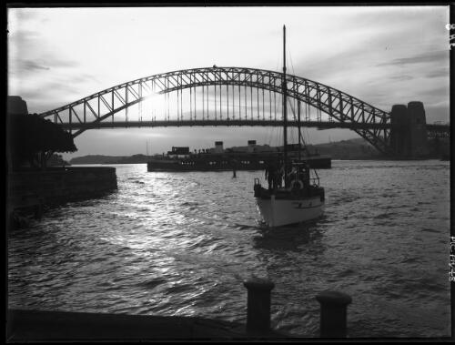 Bridge from Millers P[oin]t., evening [picture] : [Sydney Harbour, New South Wales] / [Frank Hurley]