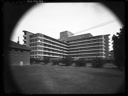 Military Hospital Concord, side view [Repatriation General Hospital 1940s] [picture] : [Sydney, New South Wales] / [Frank Hurley]