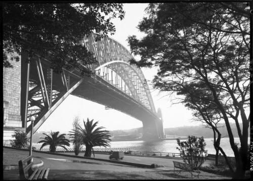 Harbour Bridge deck from Millers Point, large wide angle shot [Sydney Harbour Bridge] [picture] : [Sydney, New South Wales] / [Frank Hurley]
