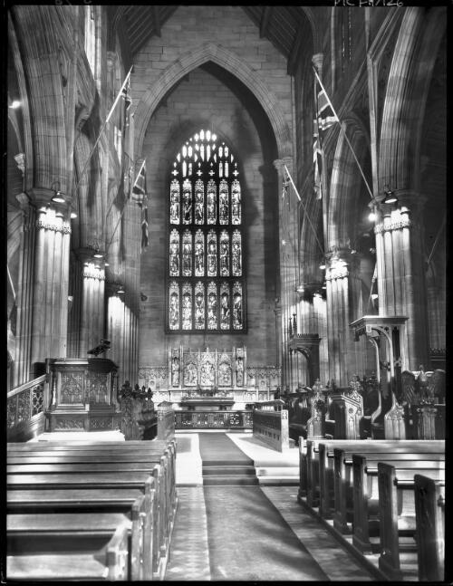 Interiors St Andrew's Cathedral [1940s, 1] [picture] : [Sydney, New South Wales] / [Frank Hurley]