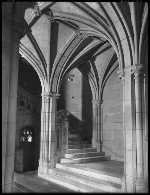 University series, entrance Fisher Library [Sydney University, 1940s] [picture] : [Sydney, New South Wales] / [Frank Hurley]