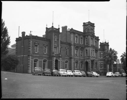 Geelong Victoria [Gordon Technical College] [picture] : [Victoria] / [Frank Hurley]