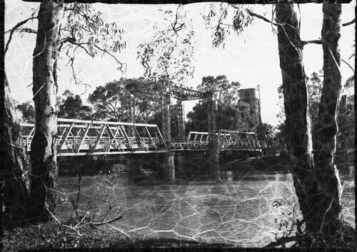 Bridge across Murray River at River Hill [picture] : [Victoria] / [Frank Hurley]