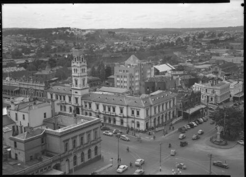 Ballarat from City Hall, 1 [picture] : [Ballarat, Victoria] / [Frank Hurley]
