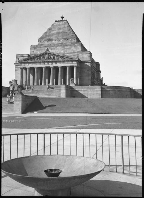 The Shrine, Melbourne [picture] : [Victoria] / [Frank Hurley]