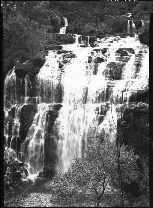 MacKenzie Falls, Grampians, 2 [picture] : [Victoria] / [Frank Hurley]