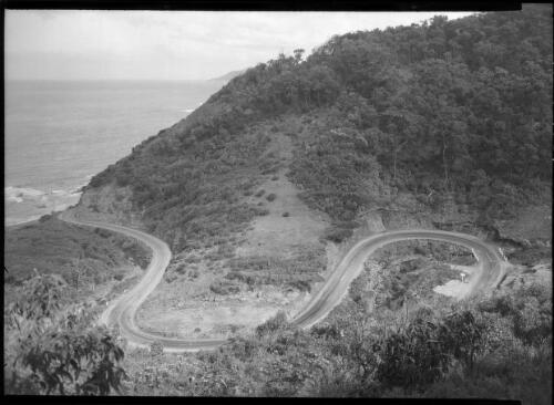 The S bend near Lorne [picture] : [Lorne, Victoria] / [Frank Hurley]