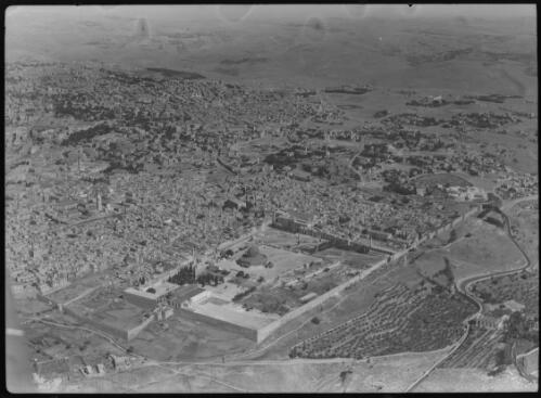 Aerial, Jerusalem from above the Mount of Olives (southern end) [picture] / [Frank Hurley]
